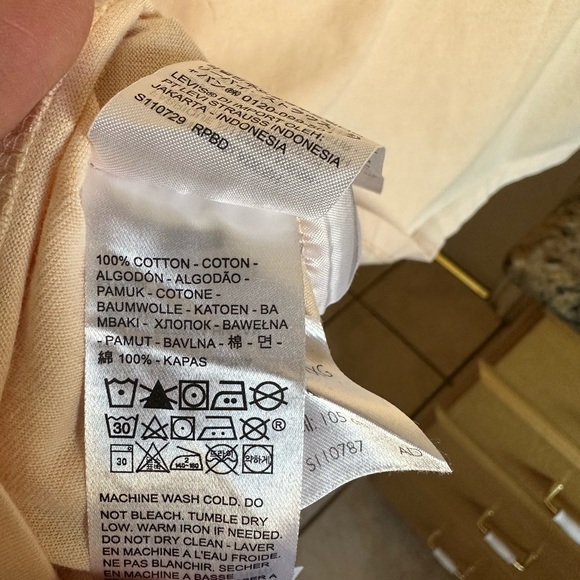 Levi’s crop top sunflower plus size - Picture 7 of 7